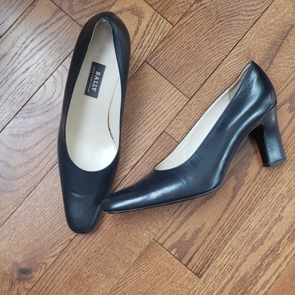 Bally Shoes - BALLY heels. Vintage leather blue heels